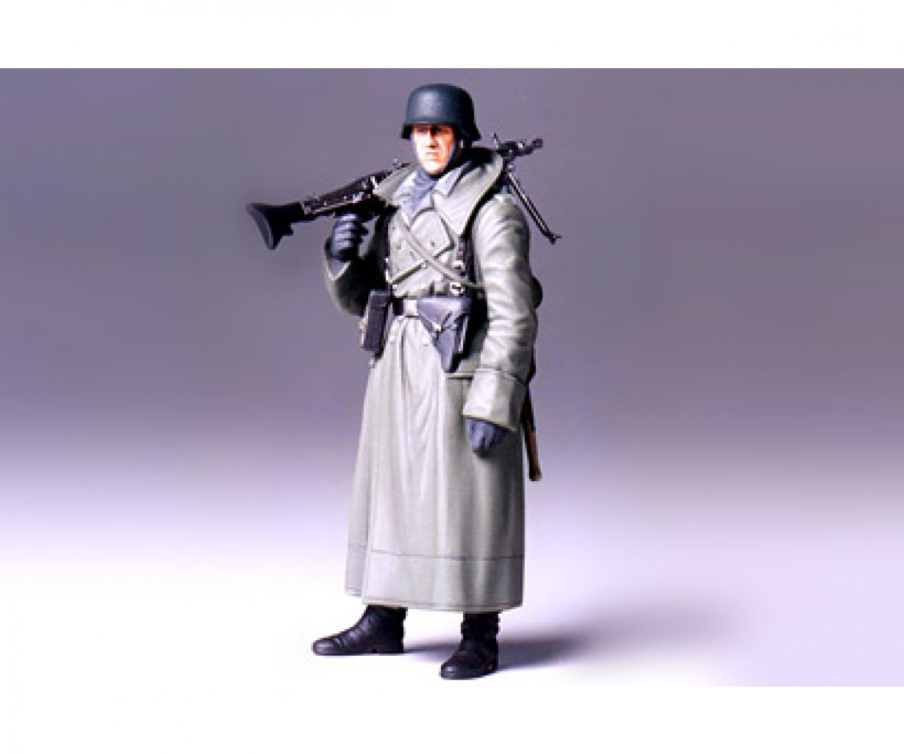 Tamiya WWII German Machine Gunner (Greatcoat) 1/16