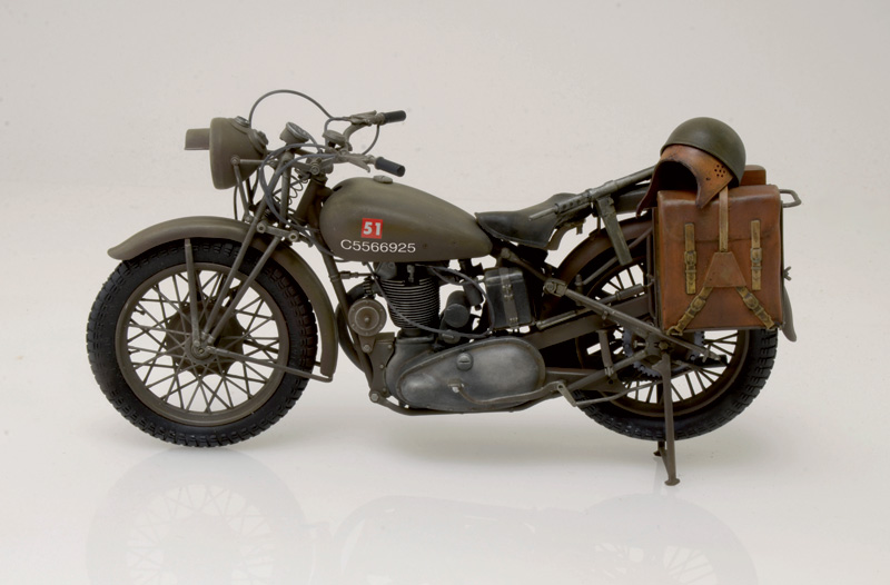 Italeri Triumph 3HW 1/9