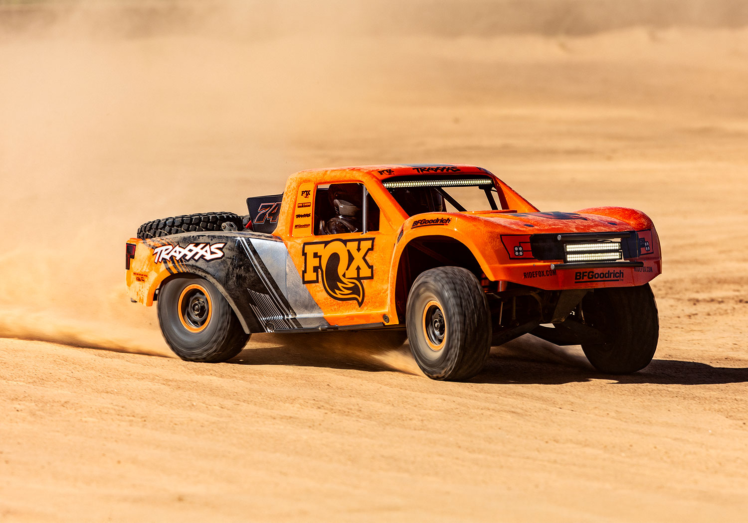 Traxxas Unlimited Desert Racer Pro-Scale 4WD incl. LED TQi VXL-6S FOX 1/8 Orange