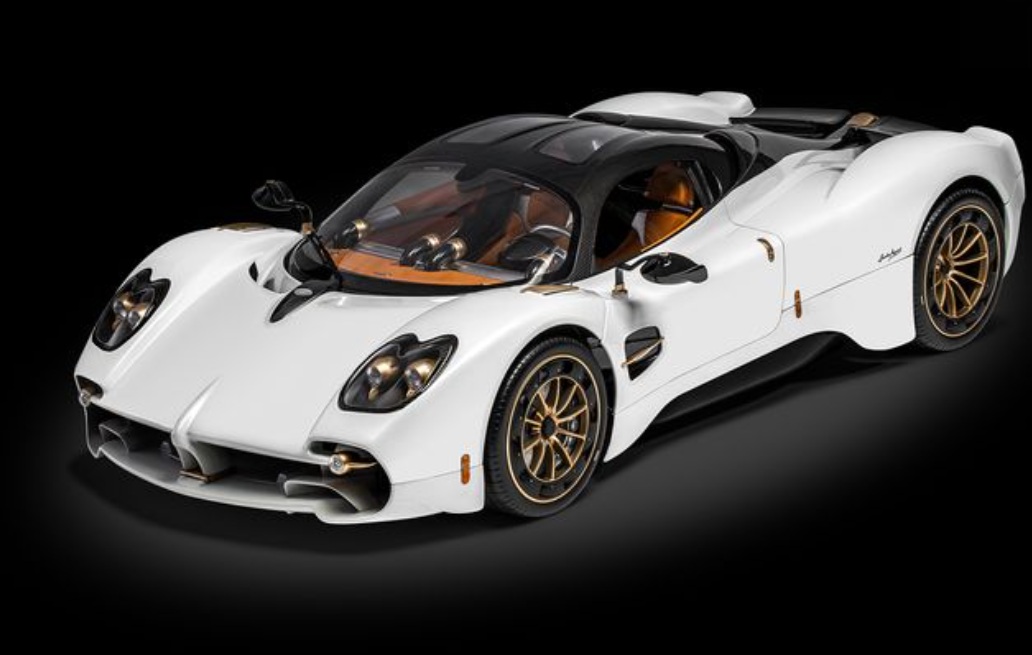 Pocher Pagani Utopia Coupe Bianco Perla 1/8 Metal Kit