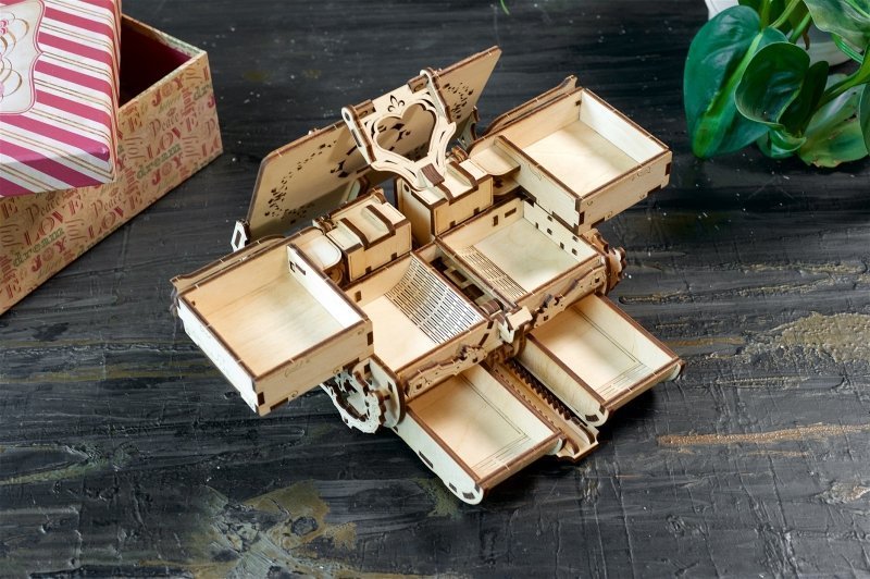 U-Gears Antique Box / Antiek kistje mechanisch houten bouwpakket