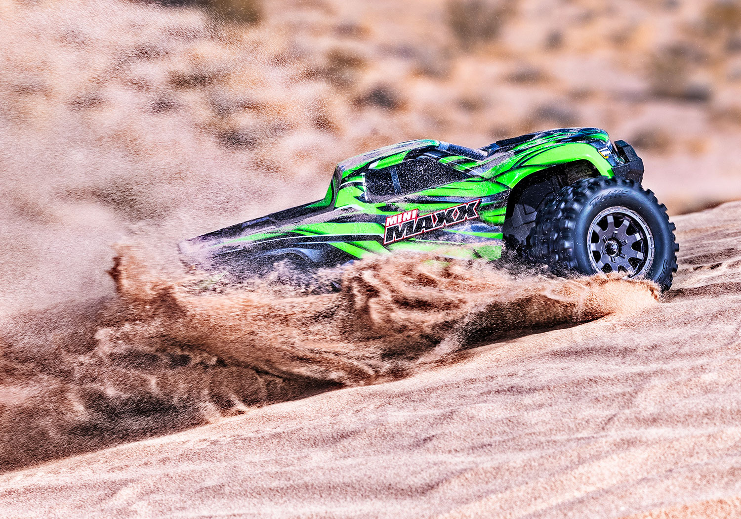 Traxxas Mini Maxx BL-2s TQ 4X4 RTR Brushless Monster Truck 1/16 Black