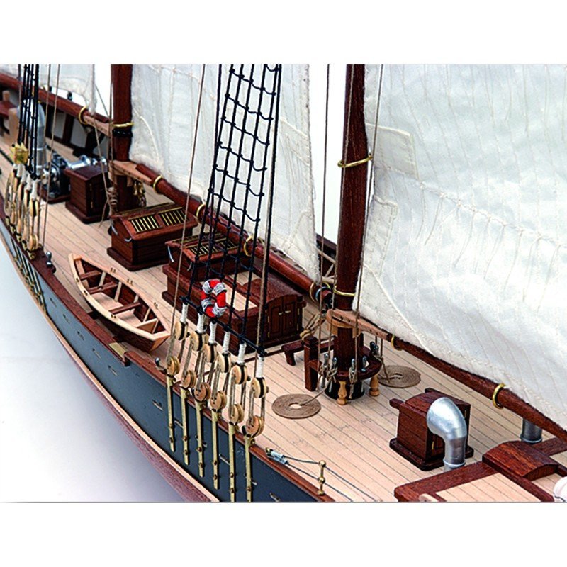 Artesania Latina Bluenose II 1/75