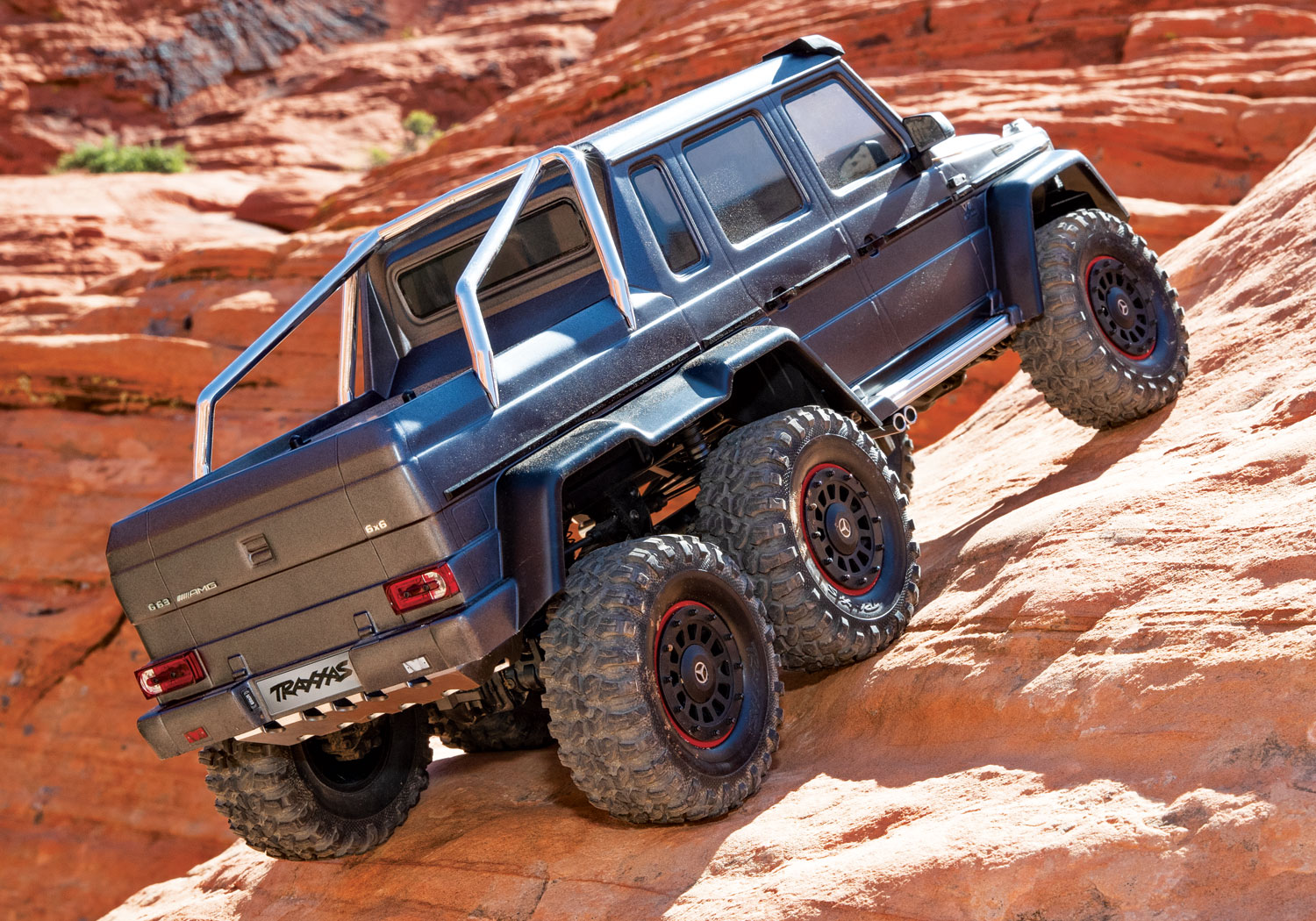 Traxxas TRX-6 Mercedes-Benz G 63 AMG 6X6 Electric Trail Truck RTR 1/10 Clipless Flat Silver