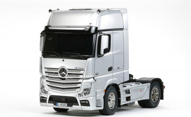 Tamiya Mercedes-Benz Actros 1851 GigaSpace R/C Truck Kit 1/14