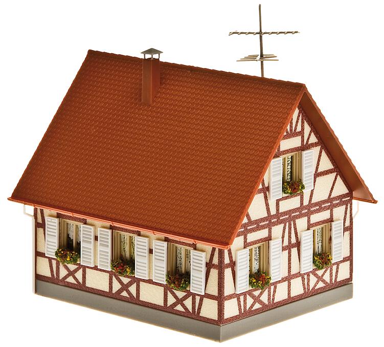 Faller Vrijstaand Huis met Vakwerk H0