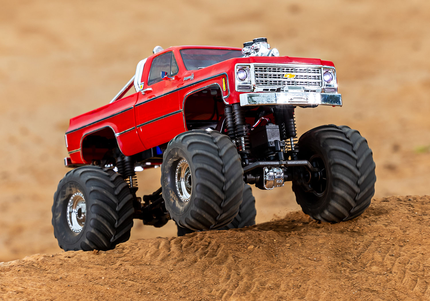 Traxxas TRX-4MT Chevrolet K10 Monster Truck 4WD Electric with TQ 1/18 Red