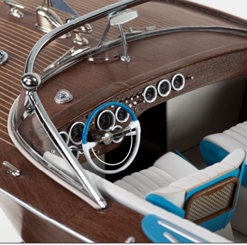 Amati Riva Aquarama Italian Runabout kit 1/10