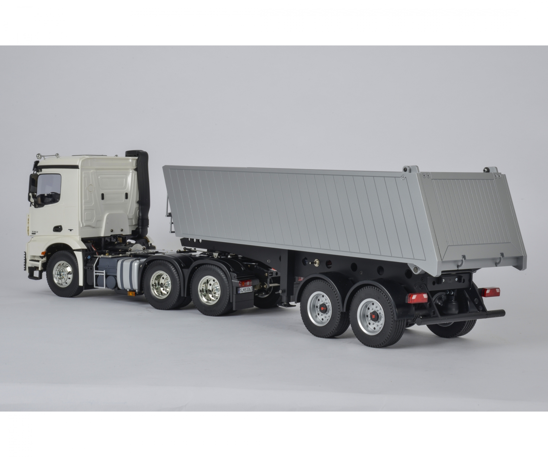 Tamiya Mercedes Benz Arocs 3363 6x4 ClassicSpace Truck Kit 1/14