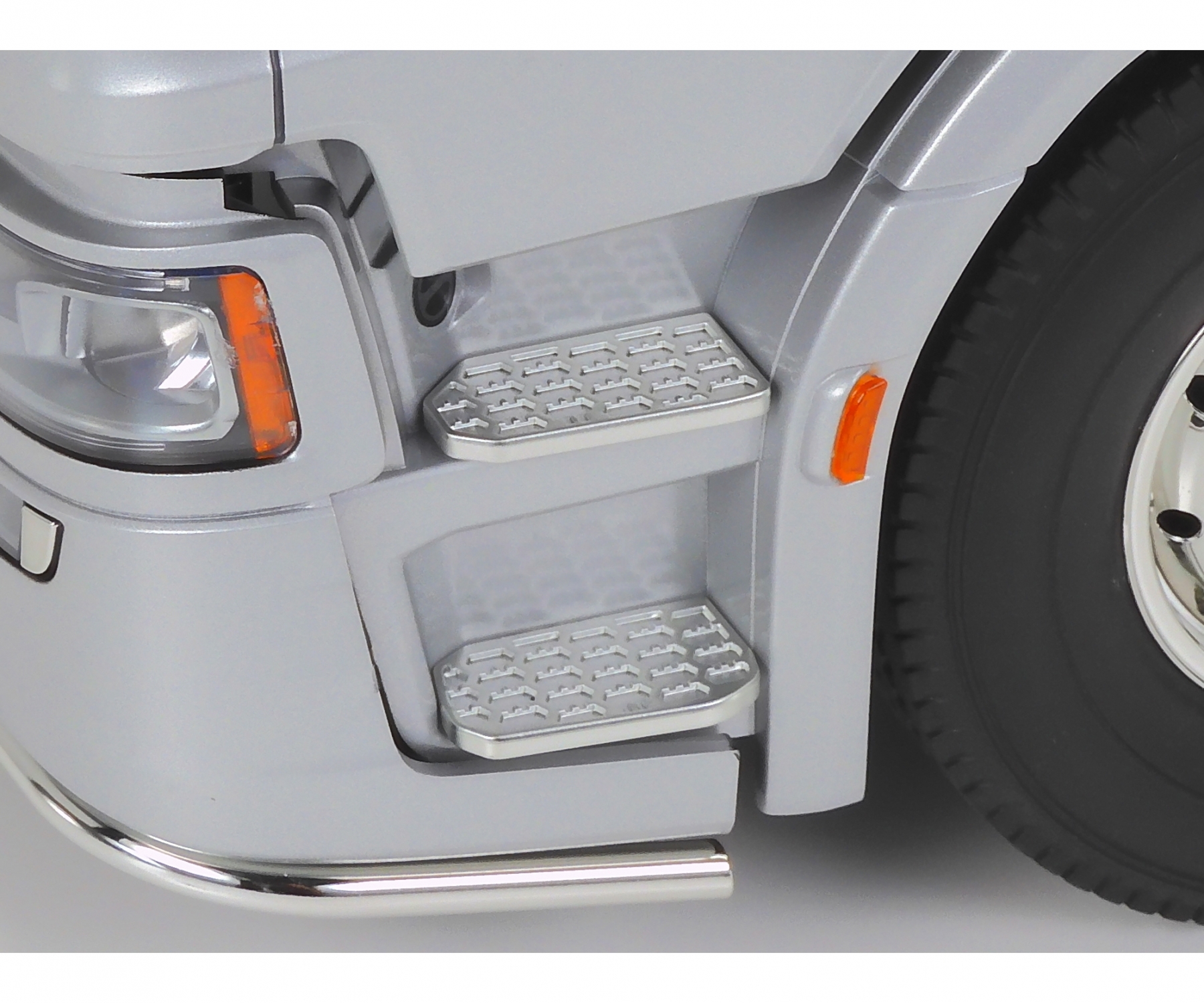 Tamiya Scania 770 S 6x4 Truck Silver Edition Kit 1/14
