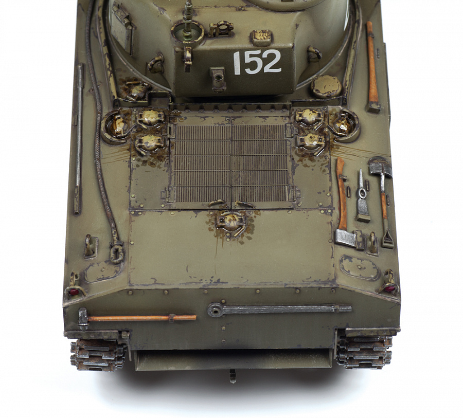 Zvezda Medium Tank M4A2 Sherman 75mm 1/35