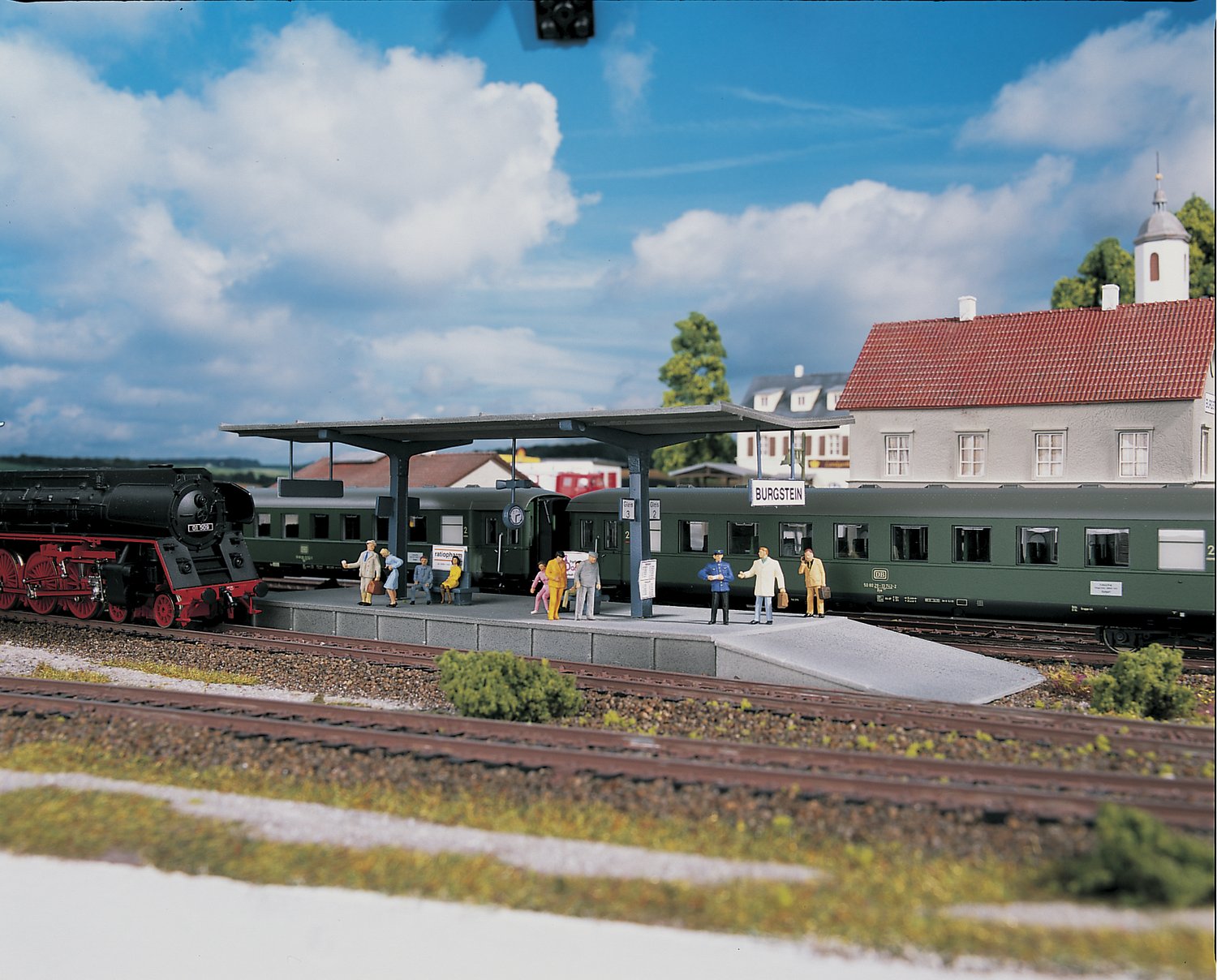 Piko Perron bij station Steenwijk H0