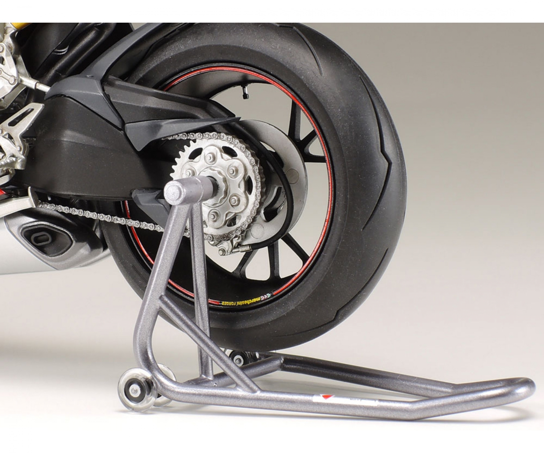 Tamiya Ducati 1199 Panigale S Tricolore 1/12