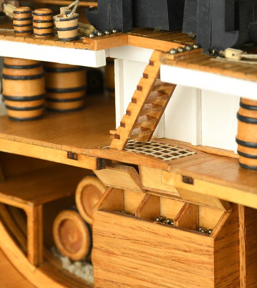 Artesania Latina HMS Victory Cross-Section kit van een Houten Scheepsmodel 1/72