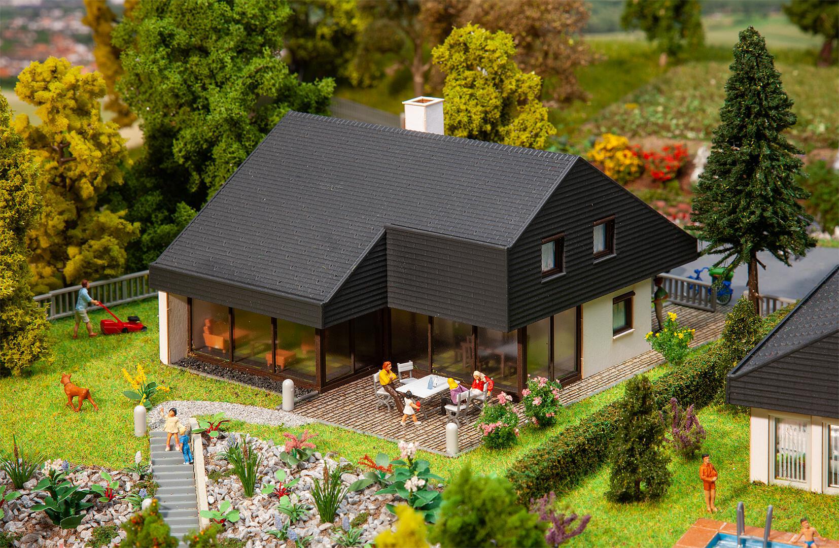 Faller Architectenhuis met platen dak H0