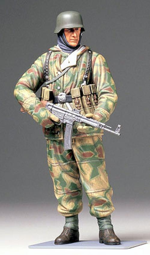 Tamiya WWII German Infantryman Winter 1/16