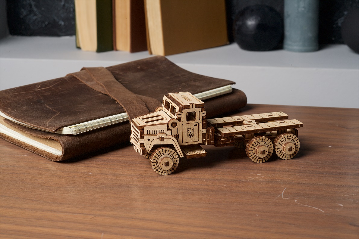 U-Gears Militaire Vrachtwagen mechanisch houten bouwpakket