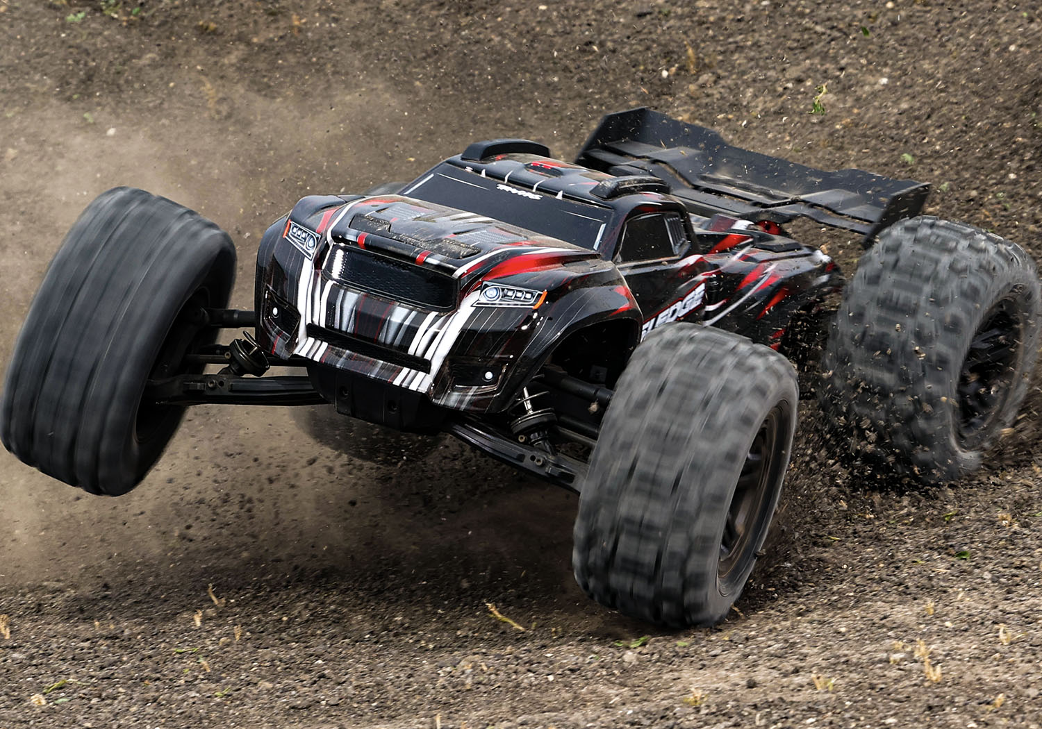 Traxxas Sledge V2 Belted Brushless 6S Off-Road Truggy 1/8 4WD TSM RTR Red