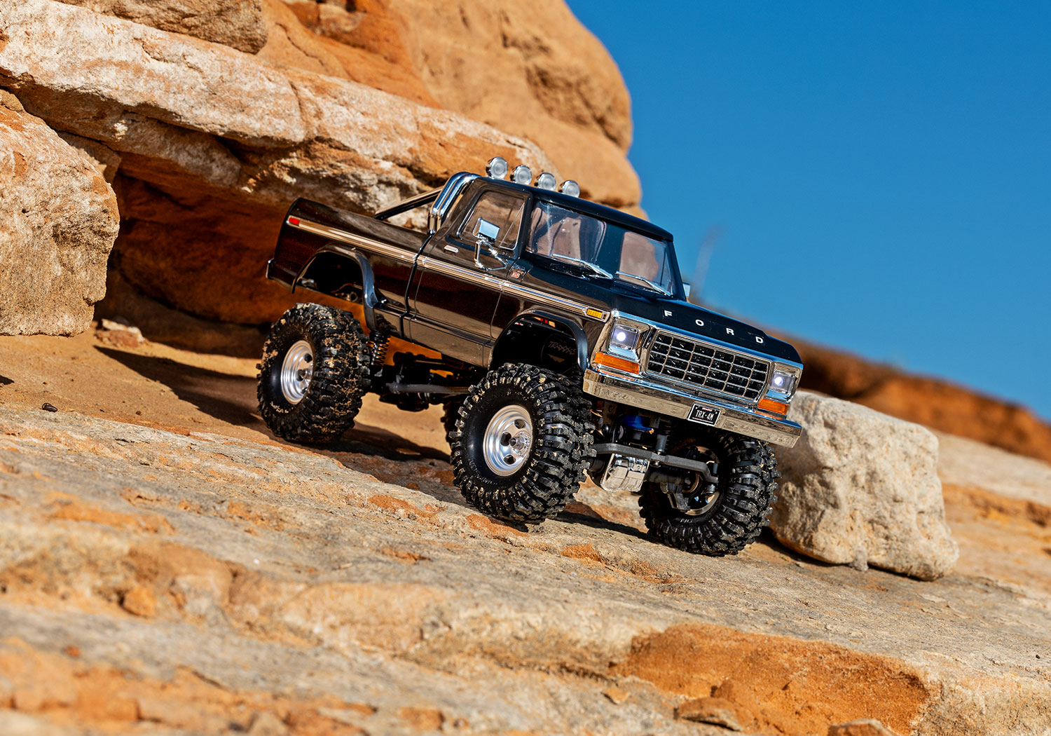 Traxxas TRX-4M High Trail Ford F-150 Ranger XLT Truck 4WD Electric Scale and Trail Crawler with TQ 1/18 Black