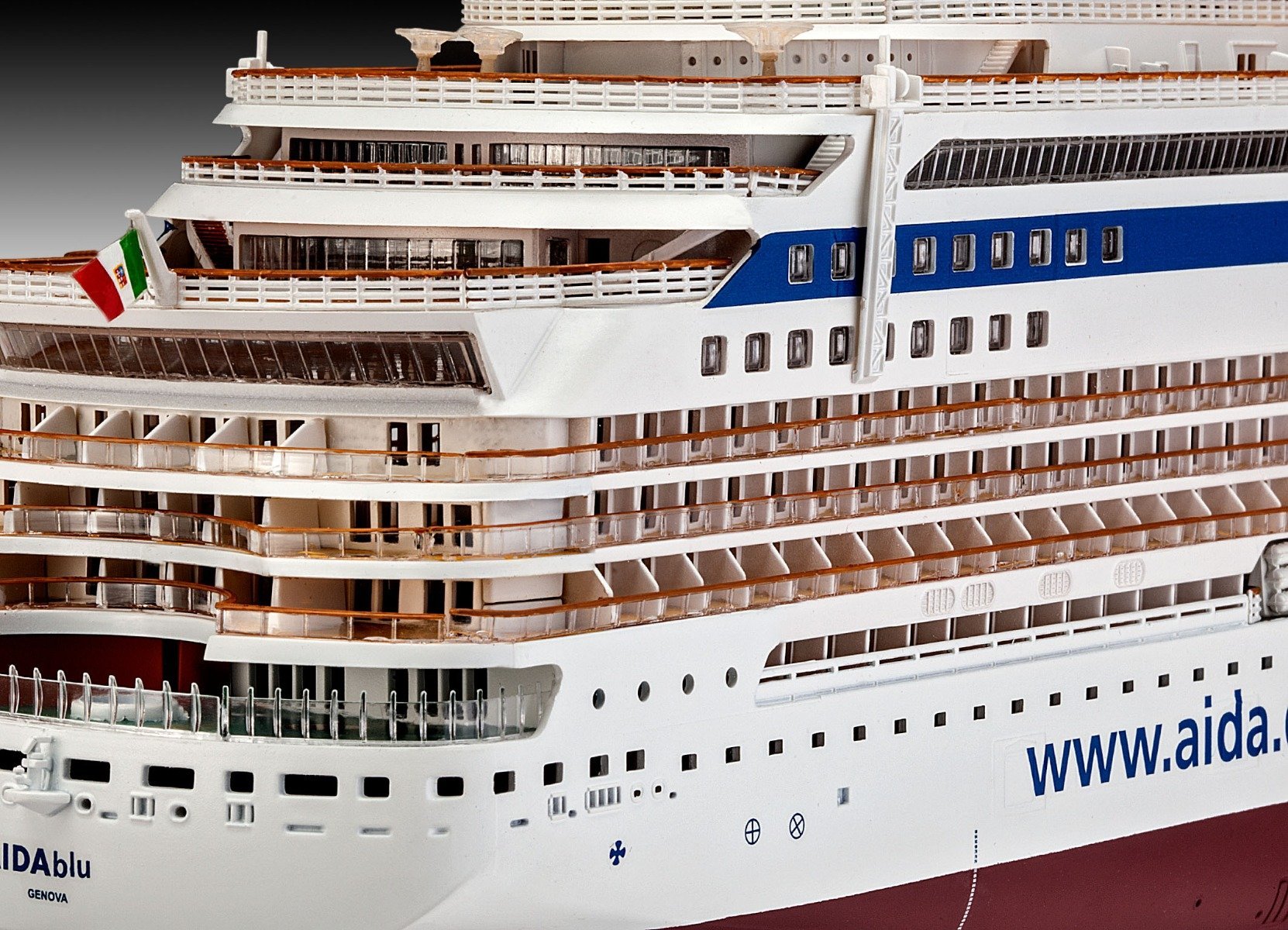 Revell AIDA (blu, sol, mar, stella) Cruise Ship 1/400