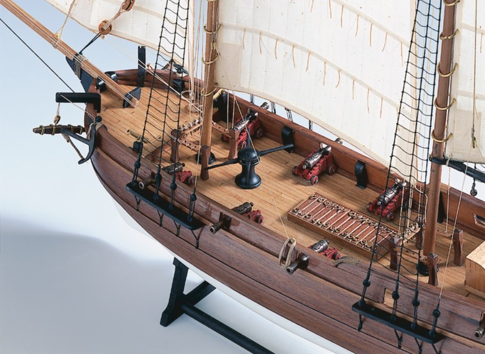 Amati Adventure Pirate Ship 1/60