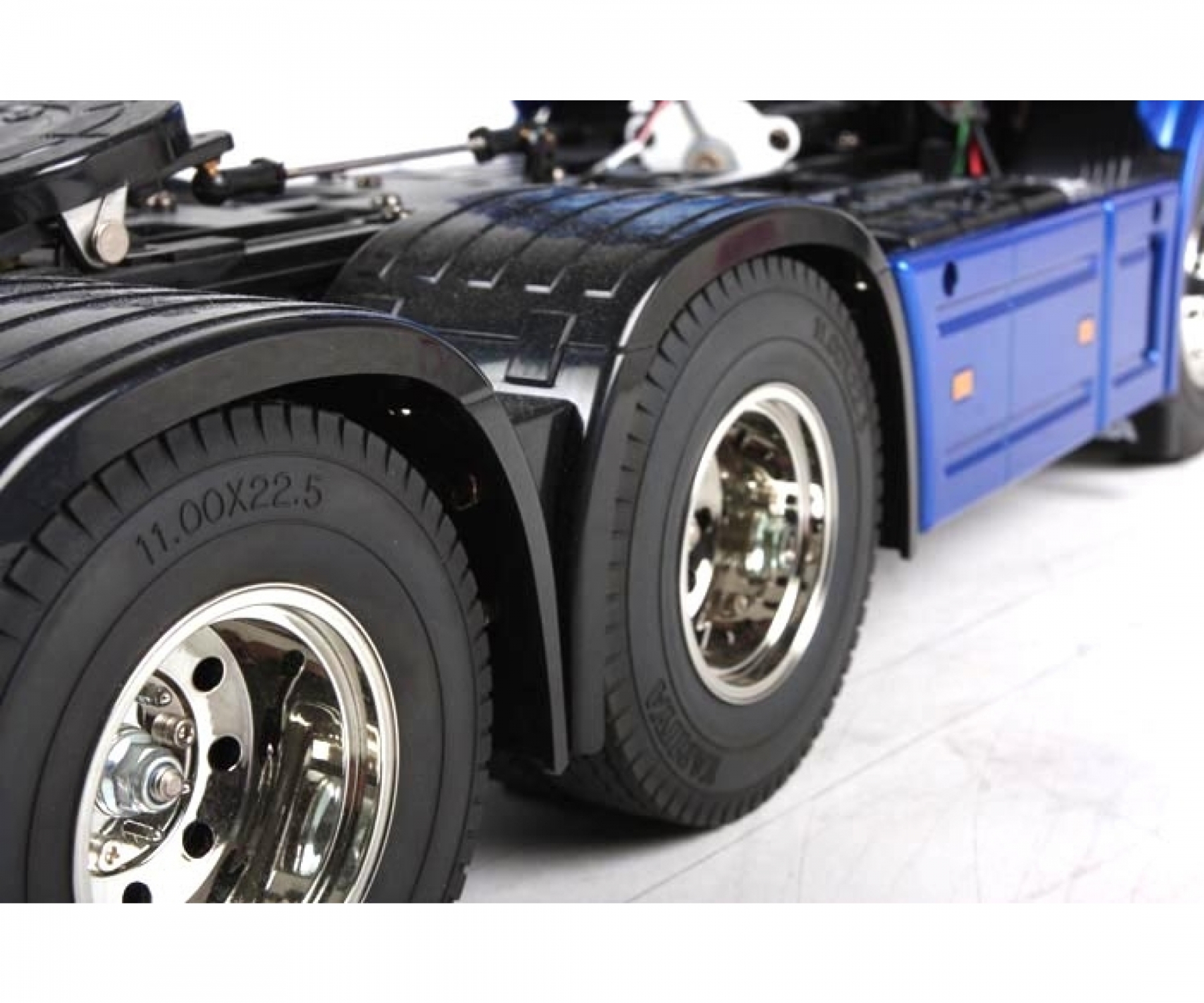 Tamiya	Scania R620 6x4 Highline Blue Edition R/C Truck Kit 1/14
