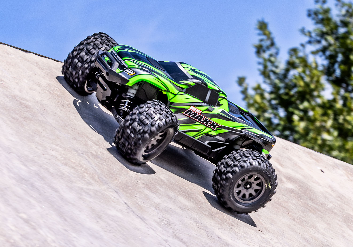 Traxxas Mini Maxx BL-2s TQ 4X4 RTR Brushless Monster Truck 1/16 Black