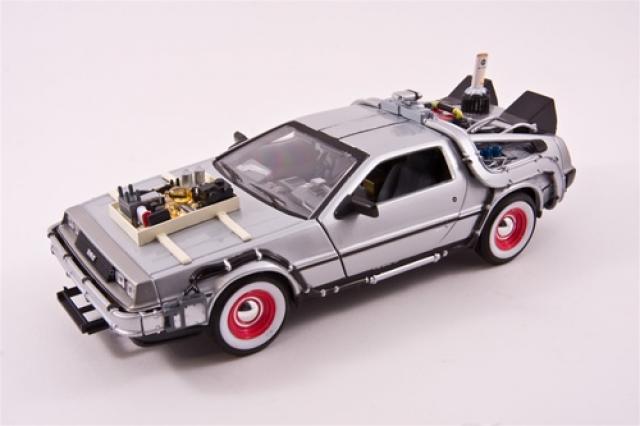 Welly Back To The Future III Delorean The Time Machine 1/24