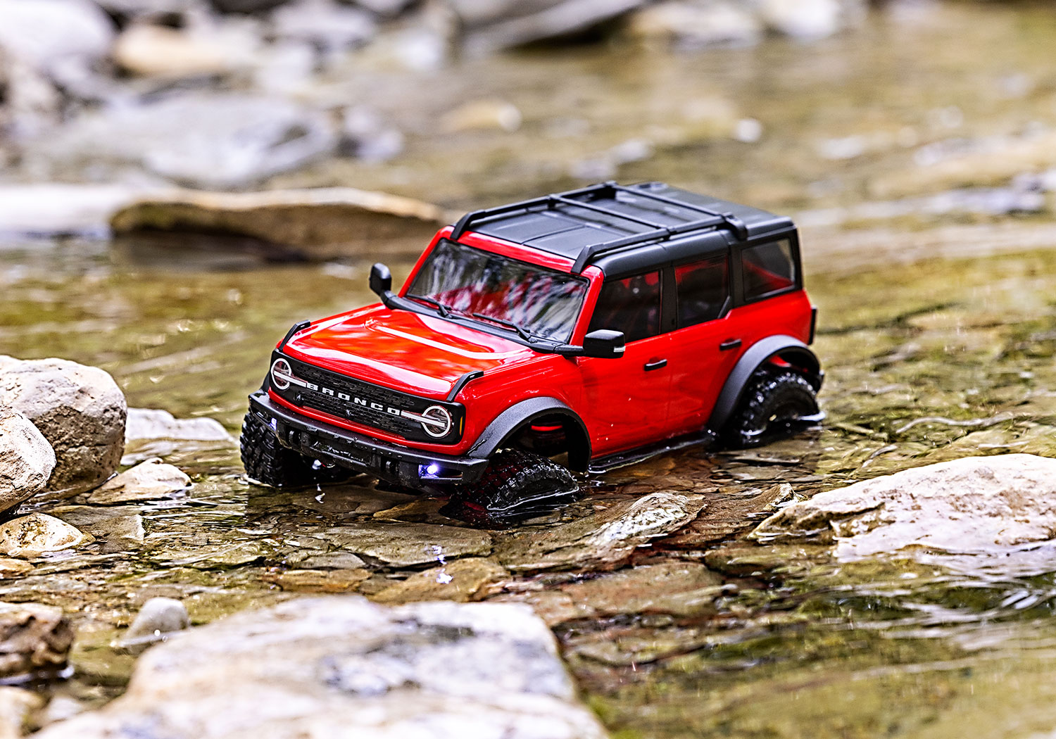 Traxxas TRX-4M Bronco 4WD Electric Scale and Trail Crawler with TQ 1/18 RED