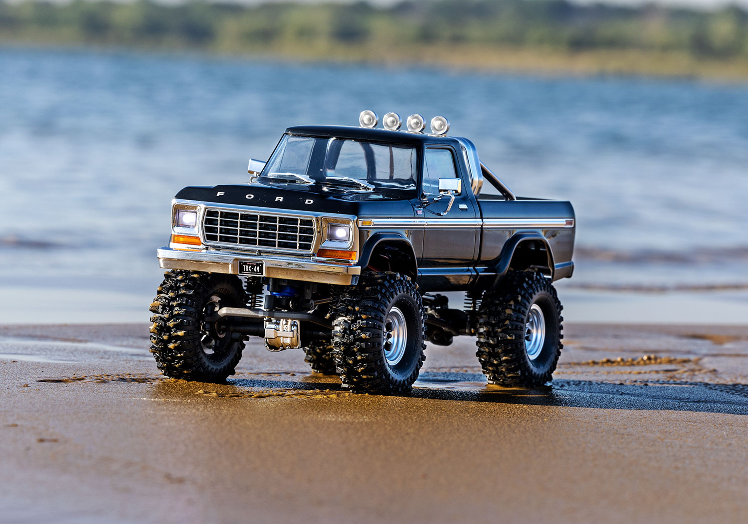 Traxxas TRX-4M High Trail Ford F-150 Ranger XLT Truck 4WD Electric Scale and Trail Crawler with TQ 1/18 Black