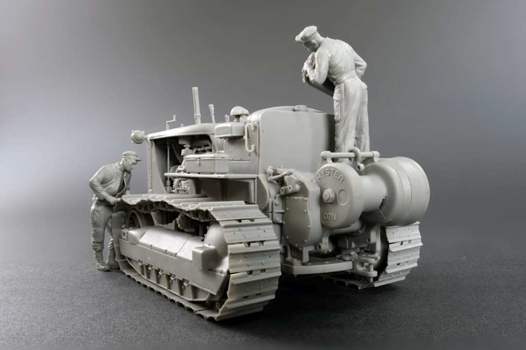 MiniArt U.S. Tractor w/Towing Winch & Crewmen 1/35