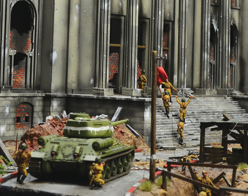 Italeri Battle For The Reichstag Berlin 29th April / 2nd May 1945 Battle Set 1/72