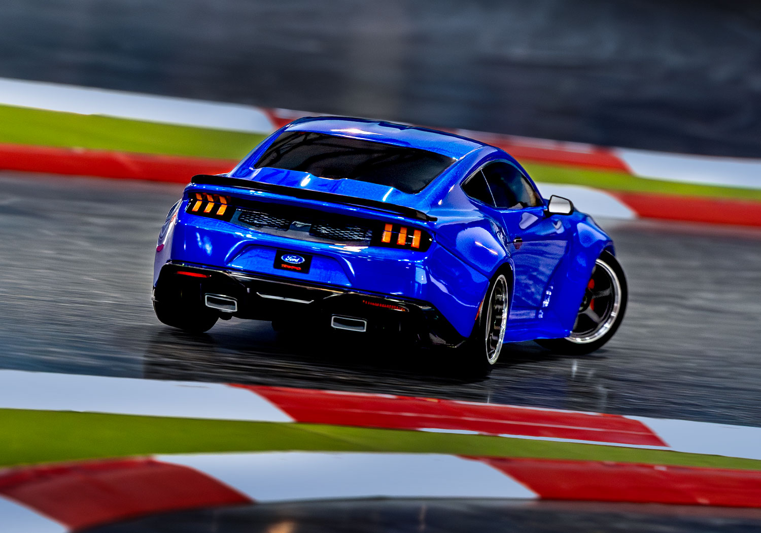 Traxxas 4-TEC 2024 Ford Mustang RWD Drift Car RTR 1/10 Blue