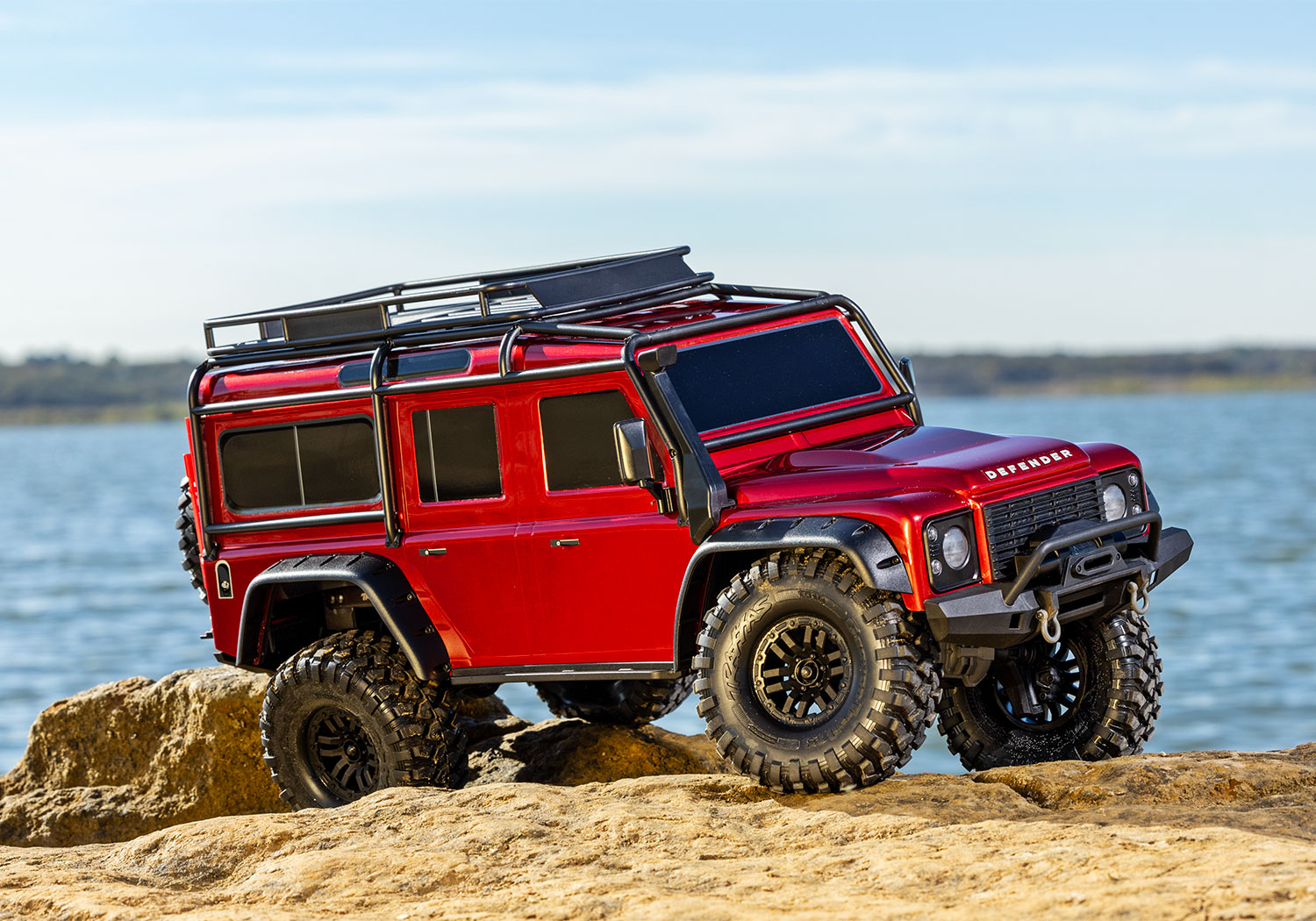 Traxxas Land Rover Defender TRX-4 4WD Scale and Trail  Crawler Fully-Assembled 1/10 Clipless Red