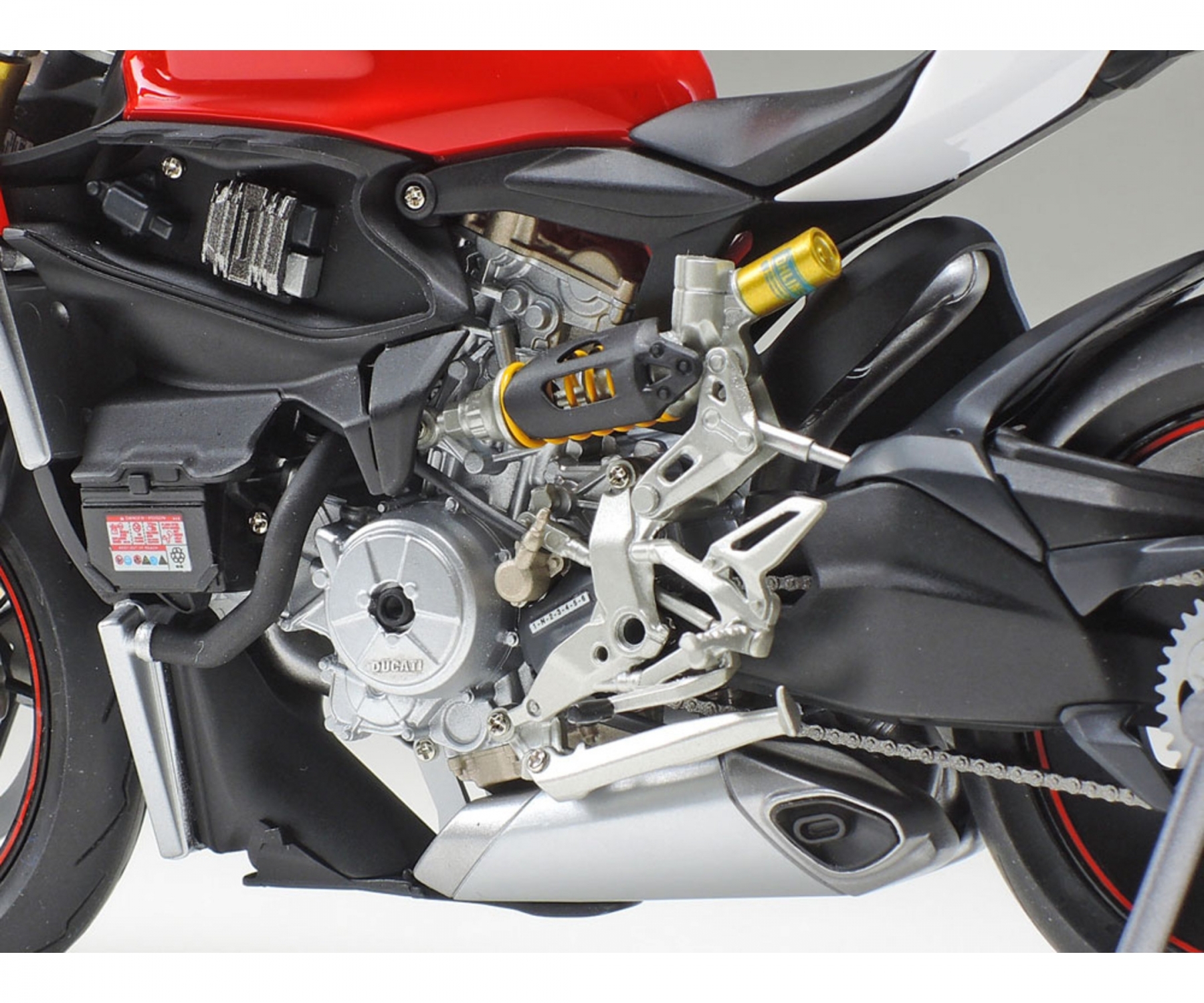 Tamiya Ducati 1199 Panigale S Tricolore 1/12