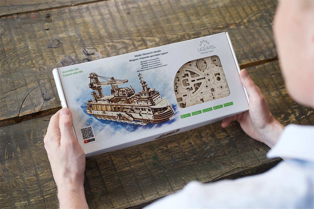 U-Gears Onderzoeksschip / Research Vessel mechanisch houten bouwpakket