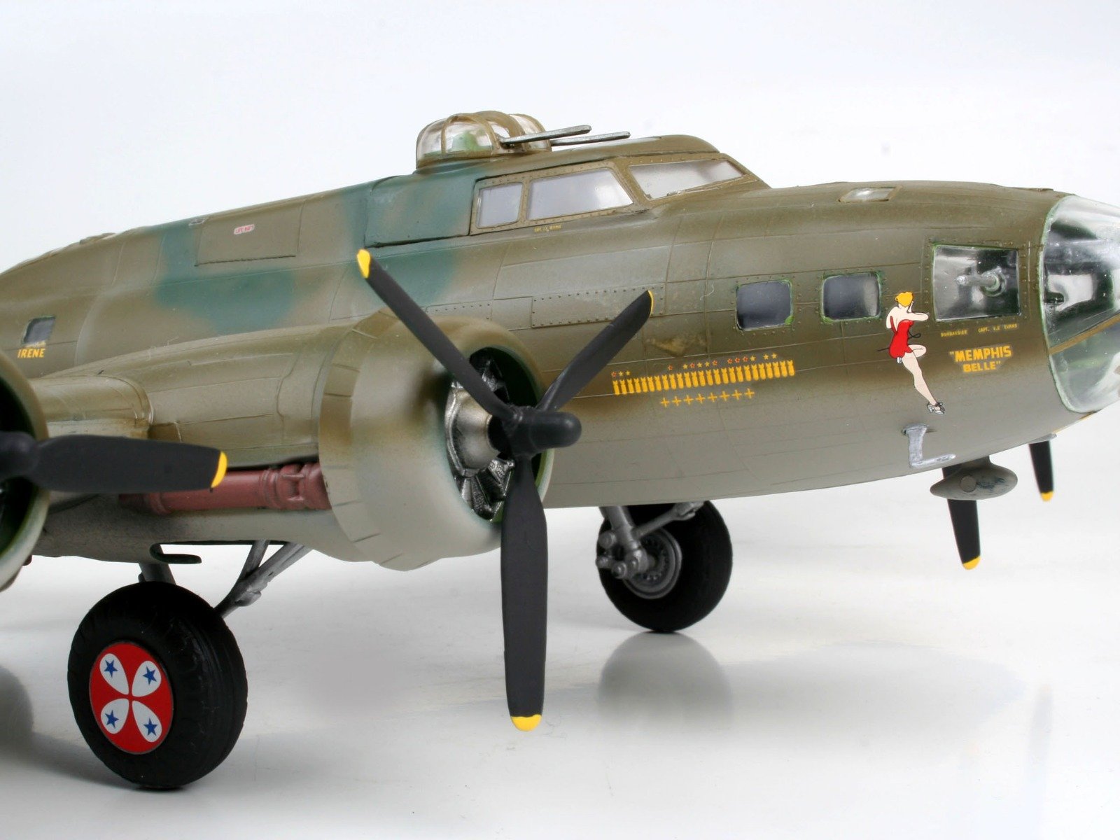 Revell B-17F Memphis Belle 1/48