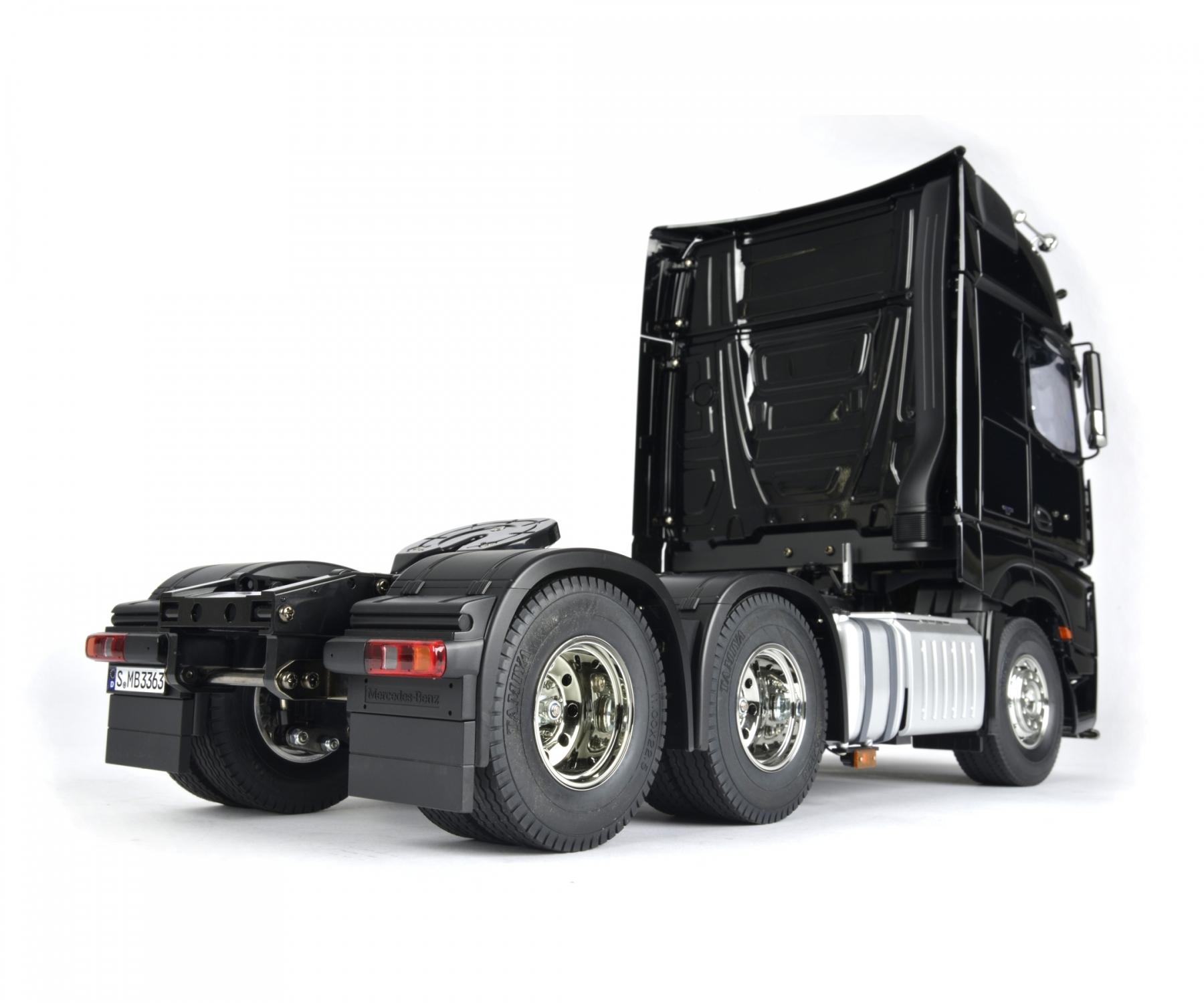 Tamiya Mercedes Benz Actros 3363 6x4 Gigaspace Kit 1/14