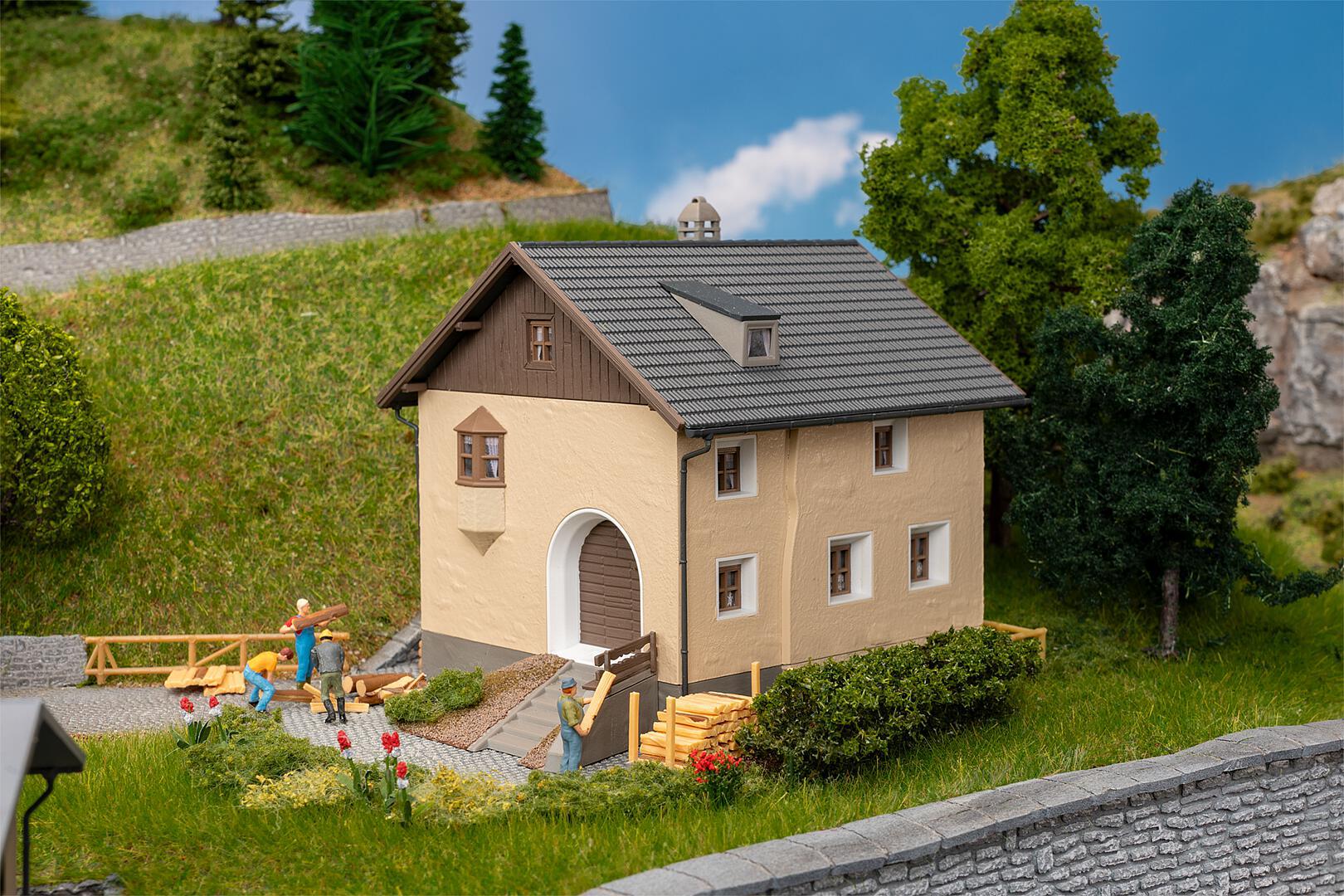 Faller Klein Huis in de Stijl van Engadin H0