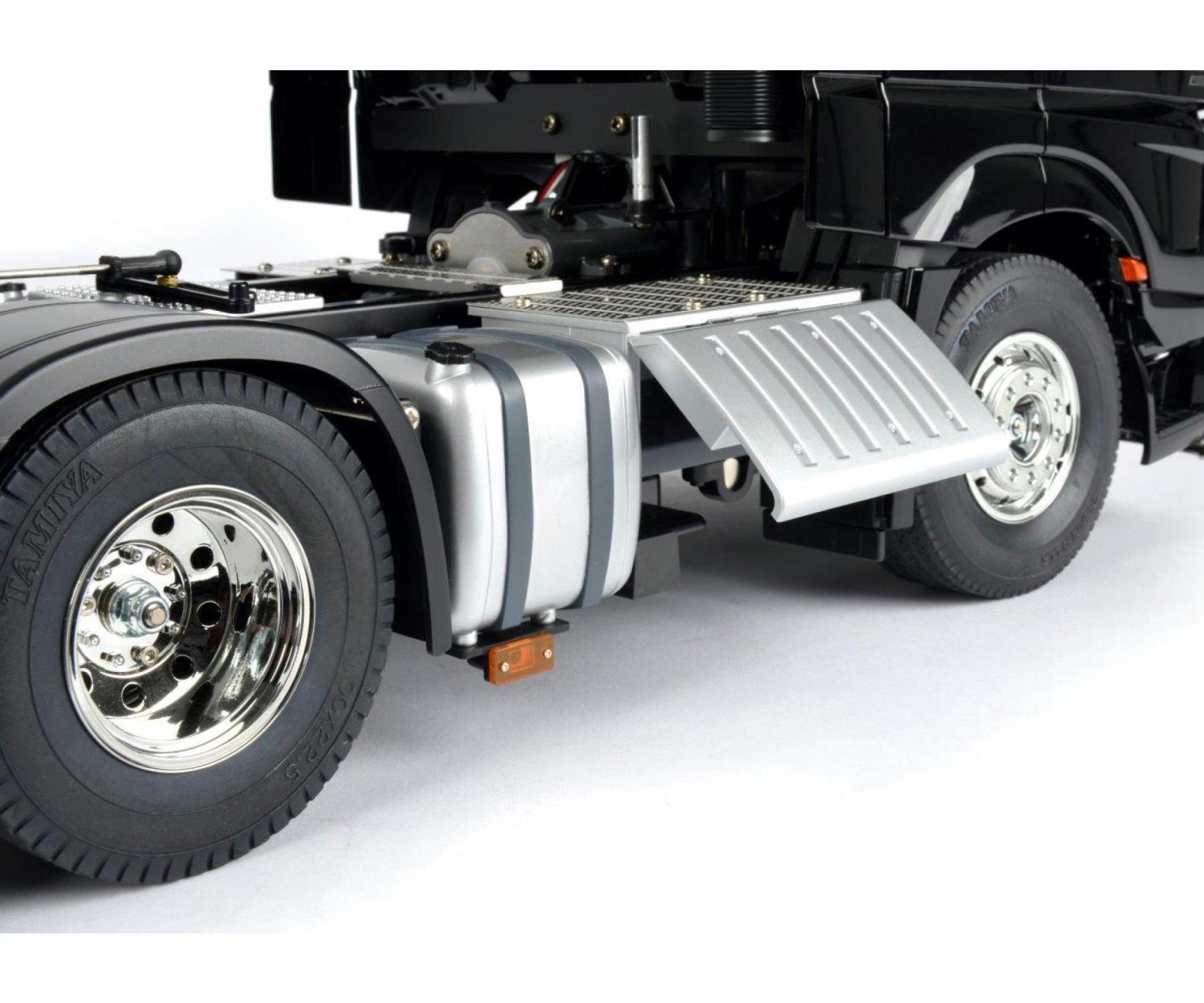 Tamiya Mercedes Benz Actros 3363 6x4 Gigaspace Kit 1/14