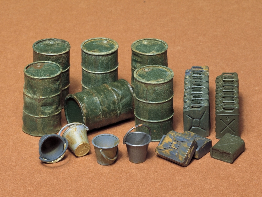 Tamiya Jerry Cans / Oil Drums Set 1/35