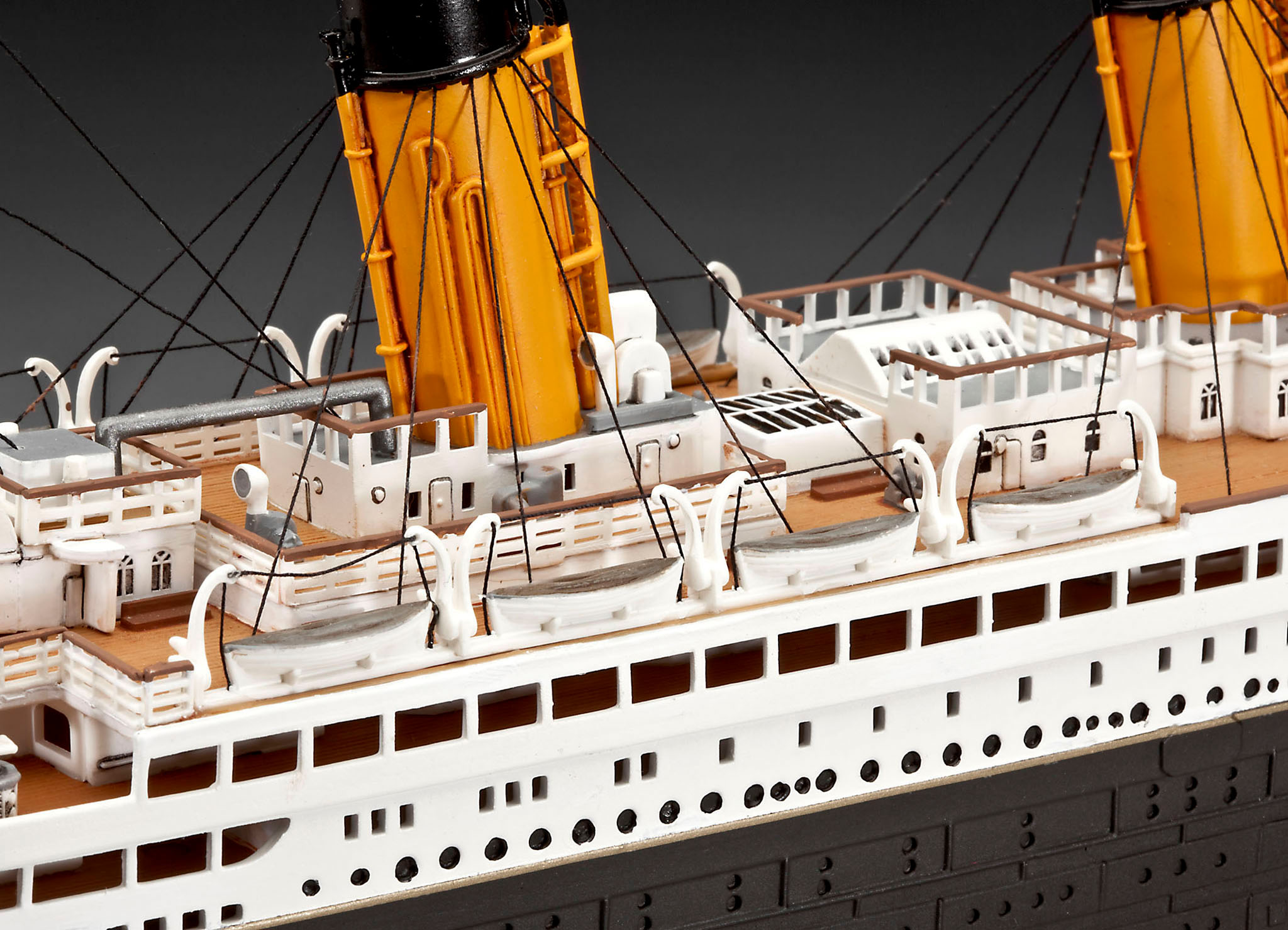 Revell R.M.S. Titanic 100th anniversary edition 1/400