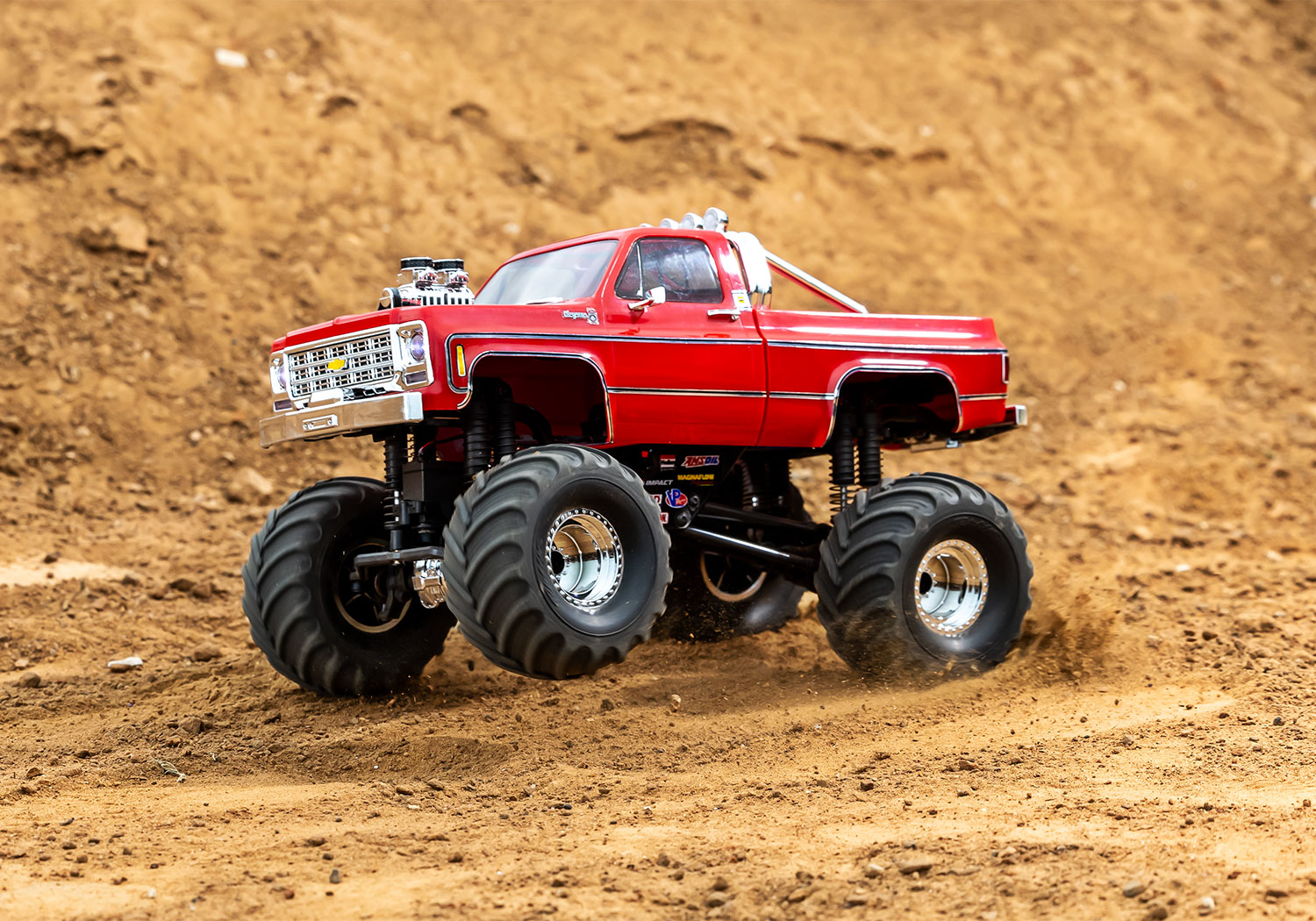 Traxxas TRX-4MT Chevrolet K10 Monster Truck 4WD Electric with TQ 1/18 Red