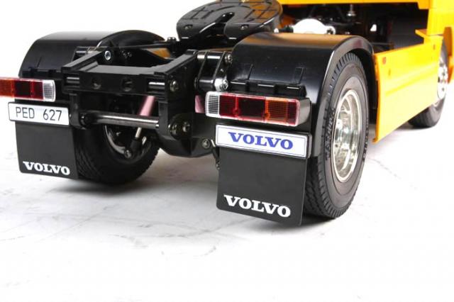Tamiya Volvo FH12 Globetrotter R/C Truck Kit 1/14