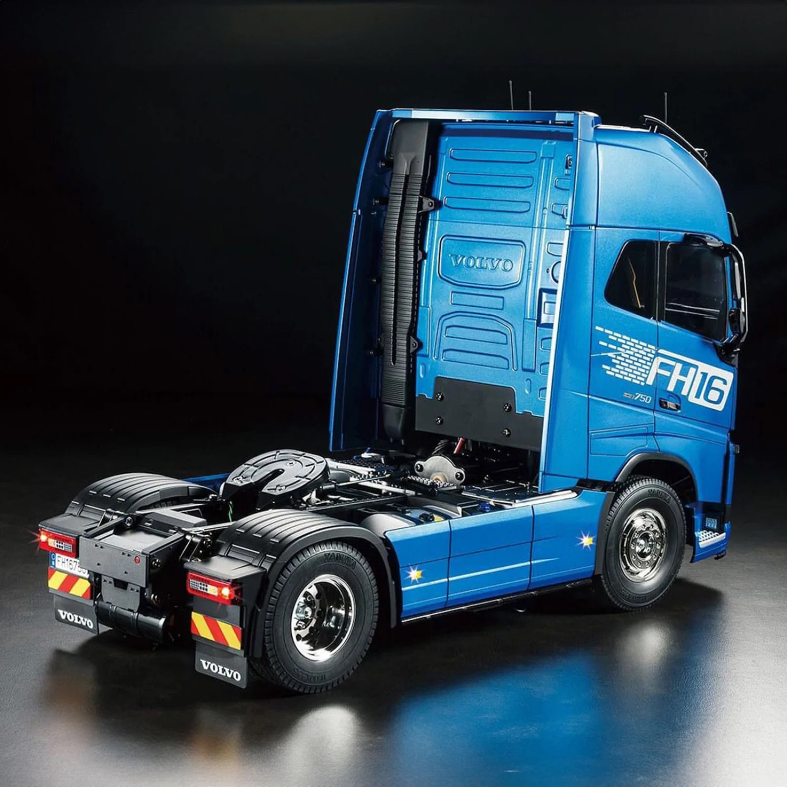 Tamiya Volvo FH16 XL 750 4X2 R/C Truck Kit 1/14