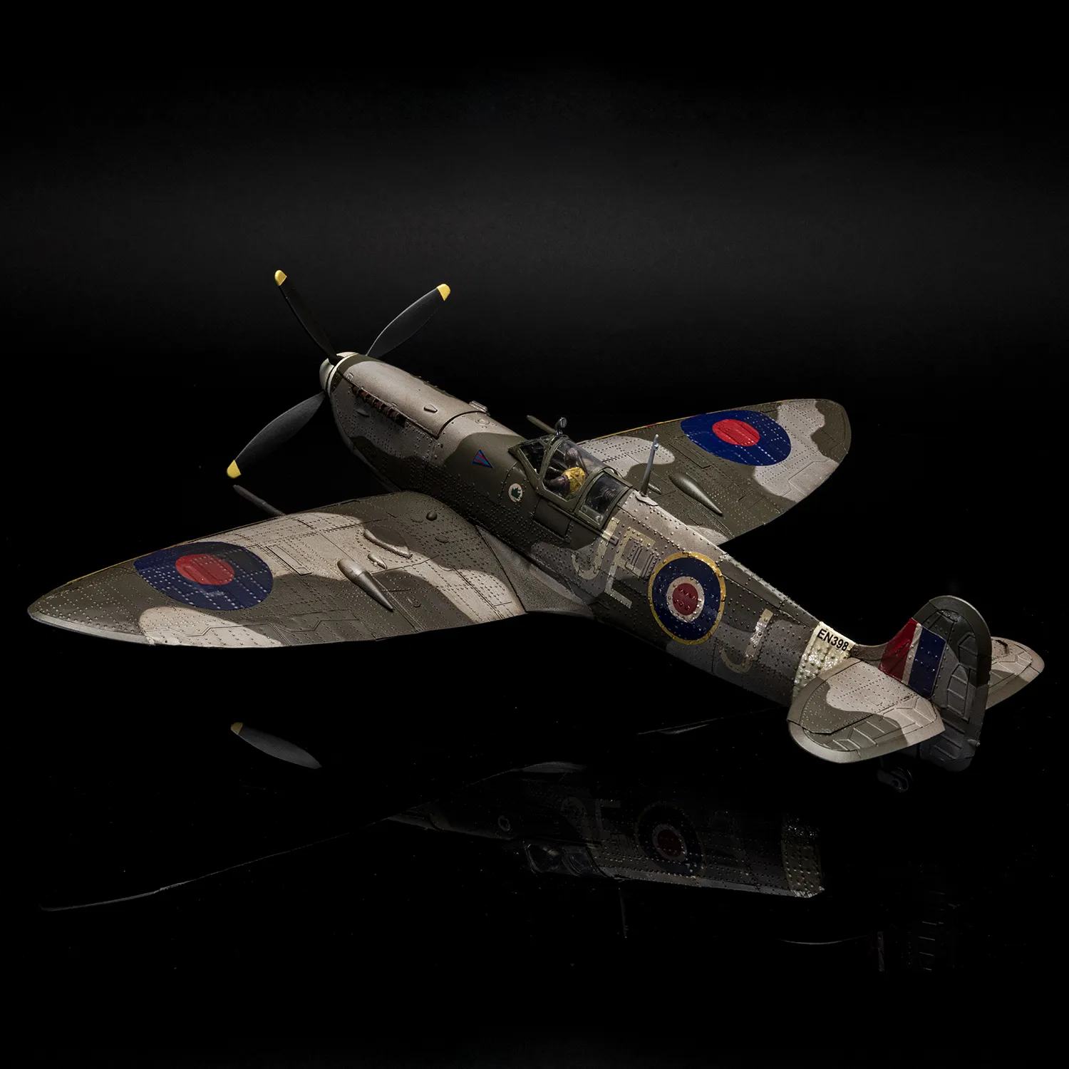Occre Supermarine Spitfire Mk IXc EN398 Aircraft Model – World War II – 1/24