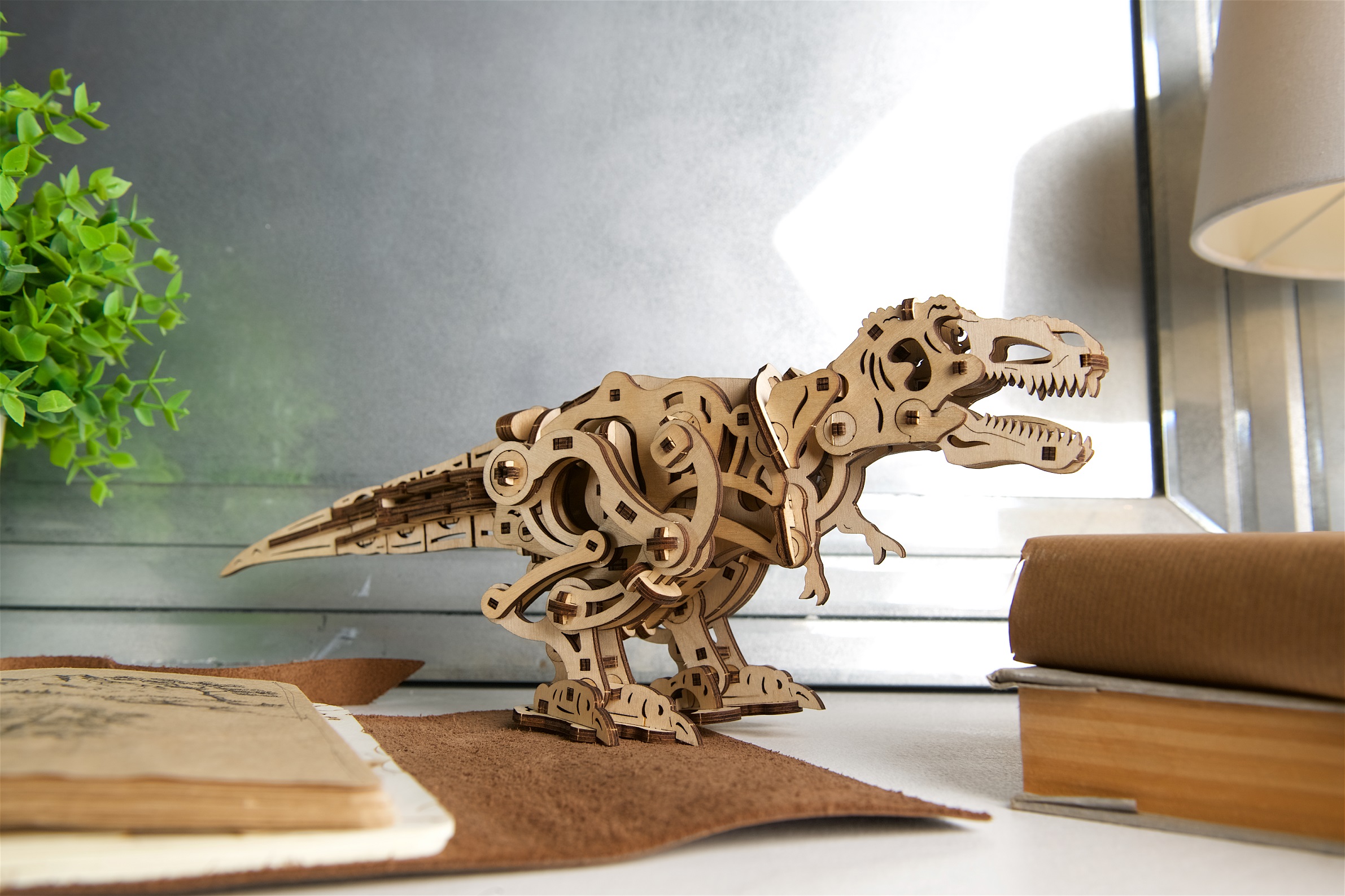 U-Gears Tyrannosaurus Rex mechanisch houten bouwpakket