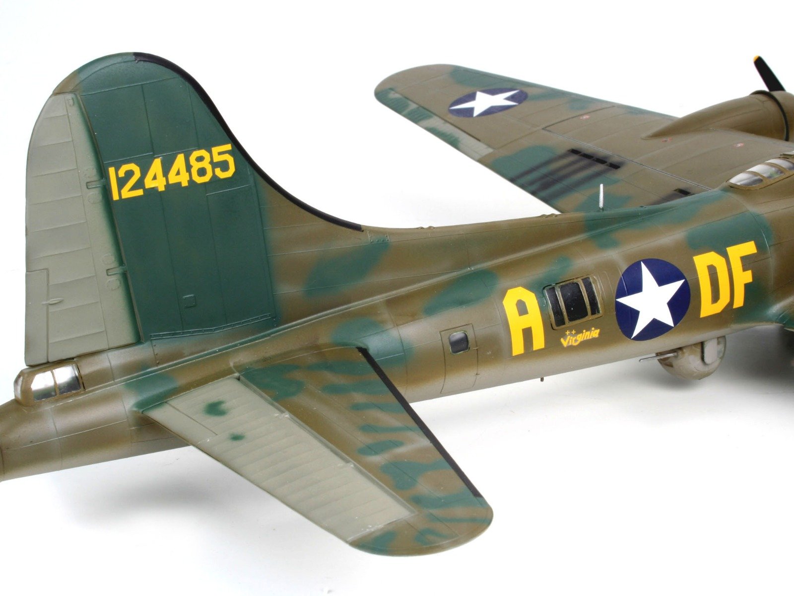 Revell B-17F Memphis Belle 1/48