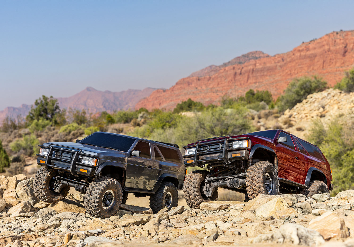 Traxxas Nissan Pathfinder TRX-4 4WD Scale and Trail Crawler Fully-Assembled 1/10 Red