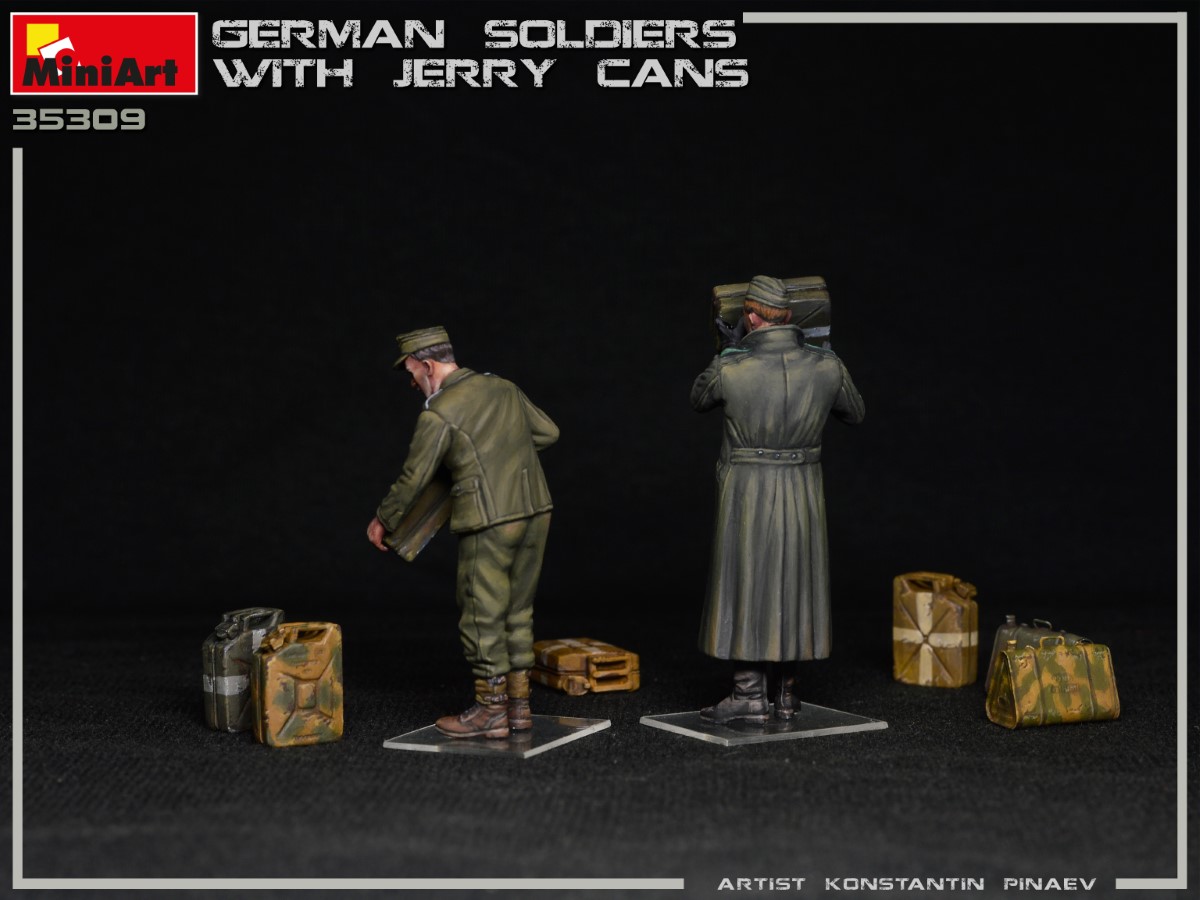 MiniArt German Soldiers with Jerry Cans 1/35